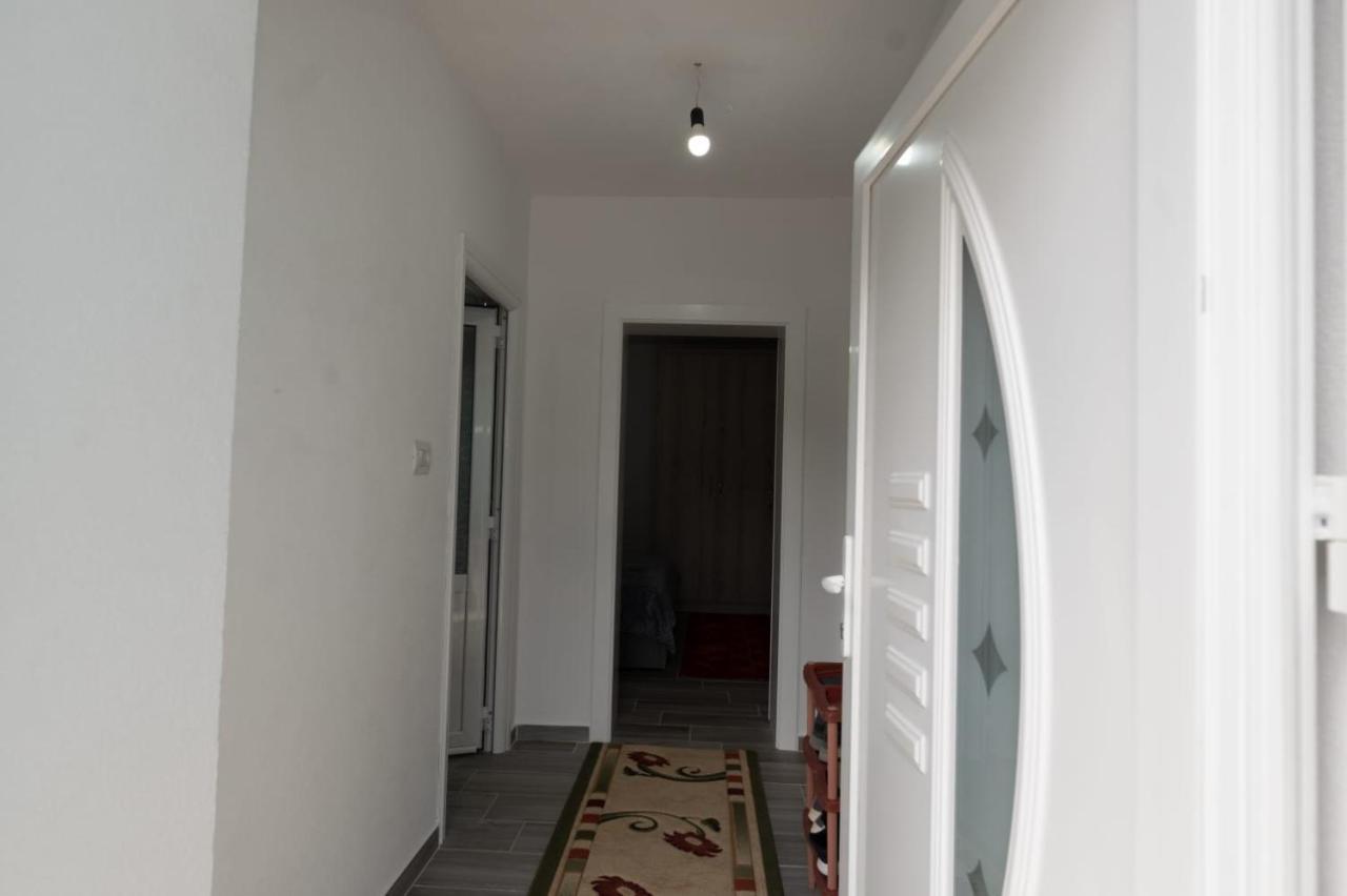 Erteo Guest House Pogradec Exterior foto