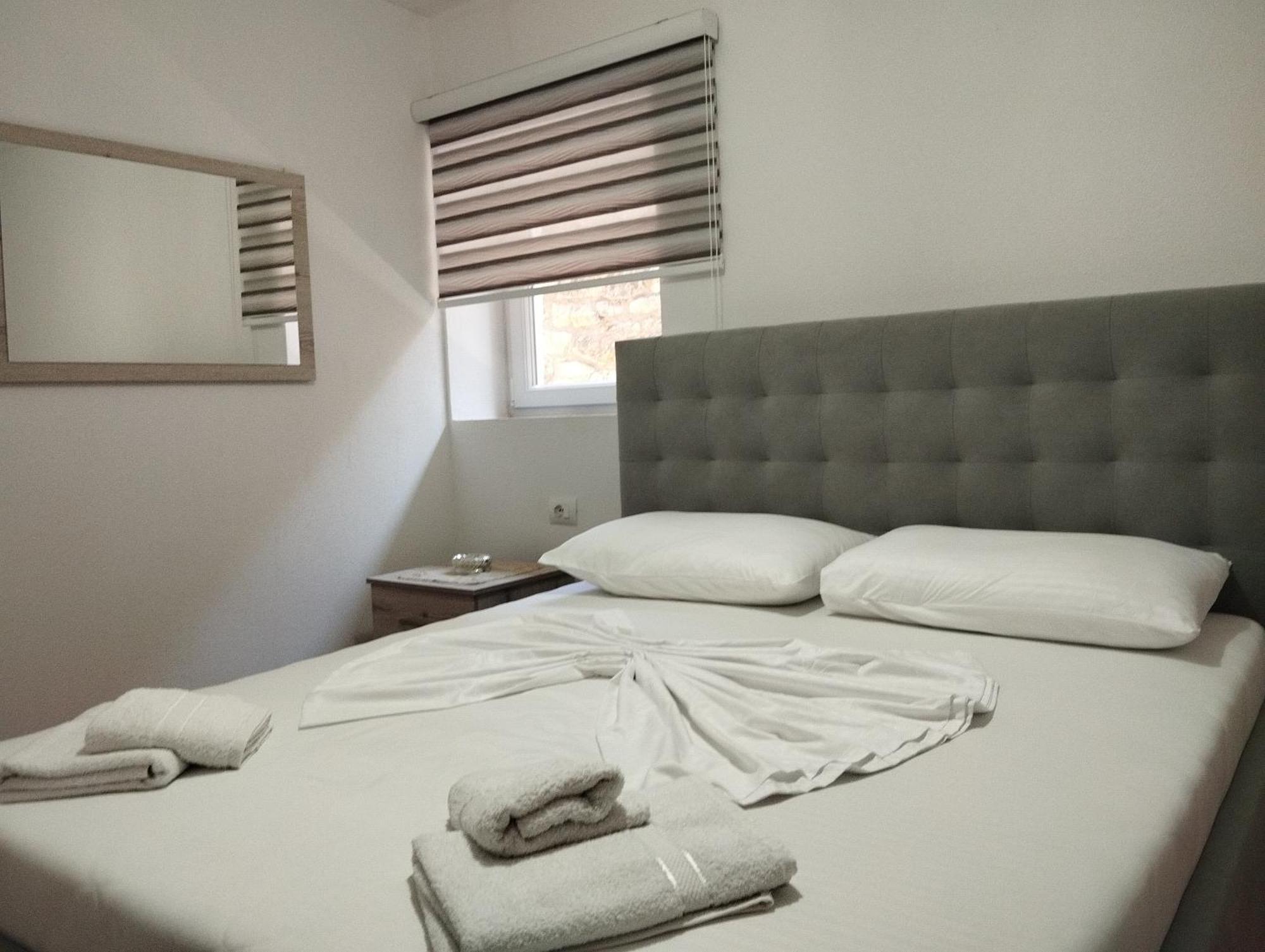 Erteo Guest House Pogradec Exterior foto