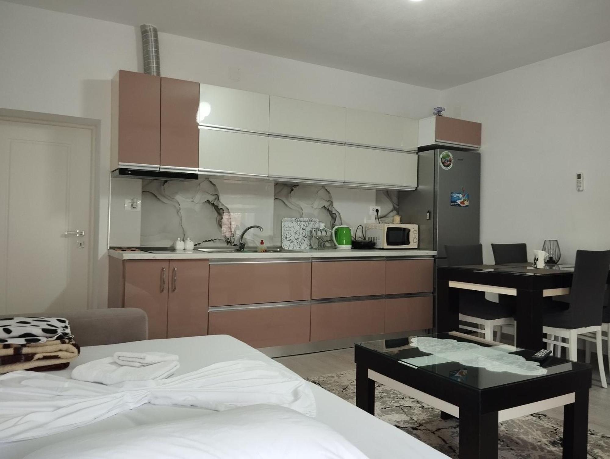 Erteo Guest House Pogradec Exterior foto