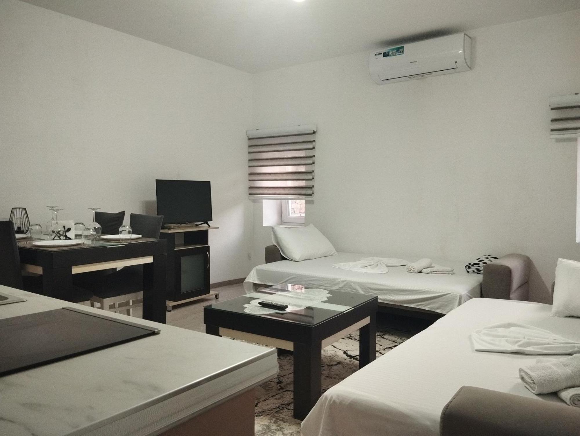 Erteo Guest House Pogradec Exterior foto